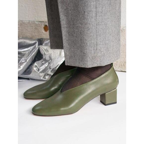 Gray Matters Olive Green Leather Block Heel Pumps Size 8 US made in Italy - Picture 1 of 12